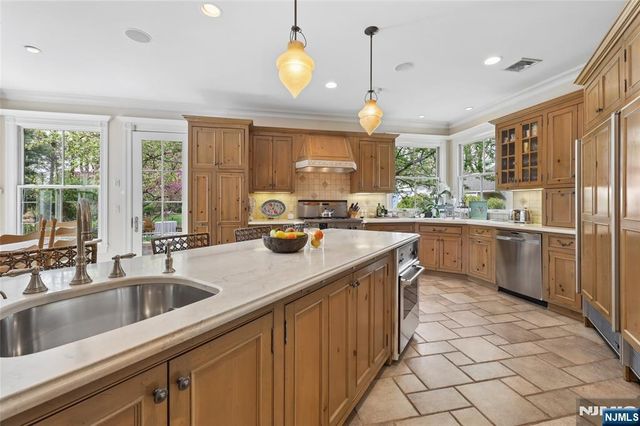 128 Westervelt Avenue, Tenafly, NJ 07670