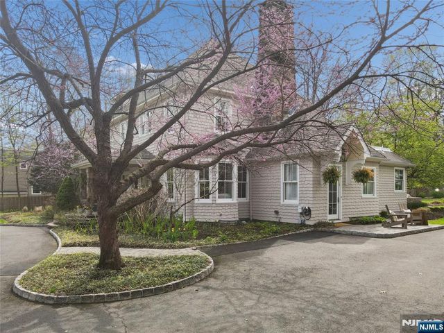 128 Westervelt Avenue, Tenafly, NJ 07670