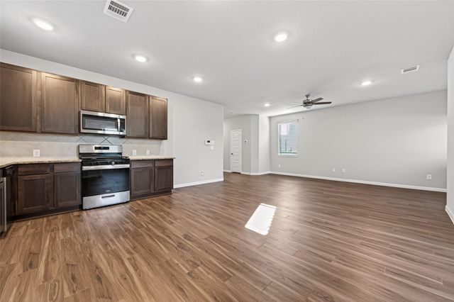 2510 Carp Drive, Conroe, TX 77384