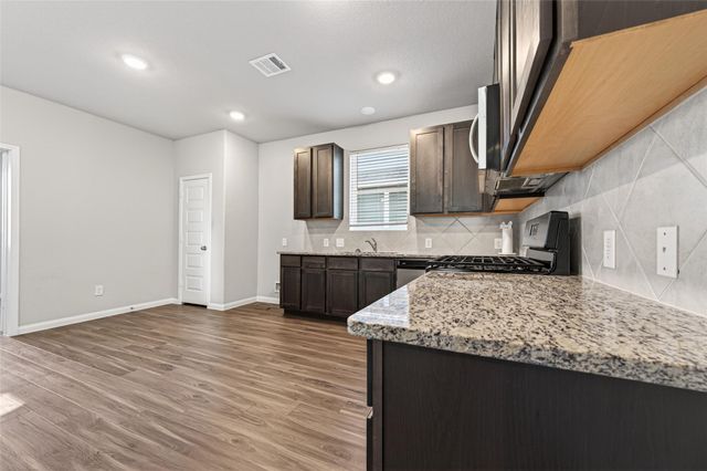 2510 Carp Drive, Conroe, TX 77384