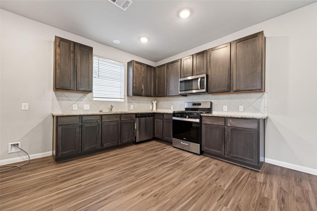 2510 Carp Drive, Conroe, TX 77384