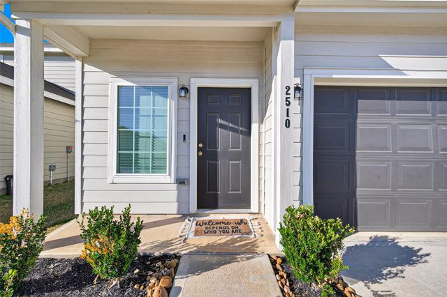 2510 Carp Drive, Conroe, TX 77384