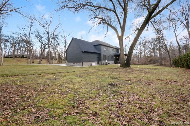 3636 Forest Hill Drive, Bloomfield Hills, MI 48304