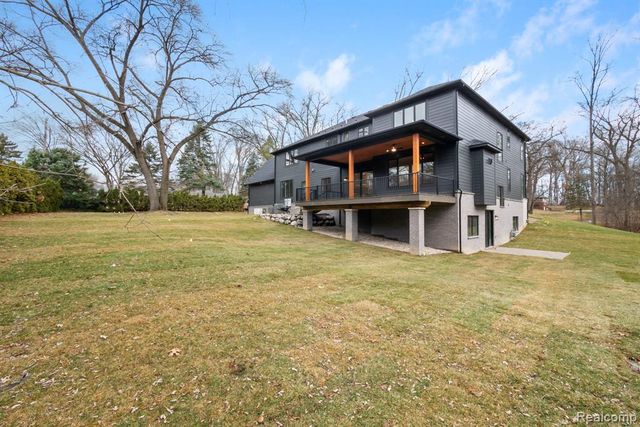 3636 Forest Hill Drive, Bloomfield Hills, MI 48304