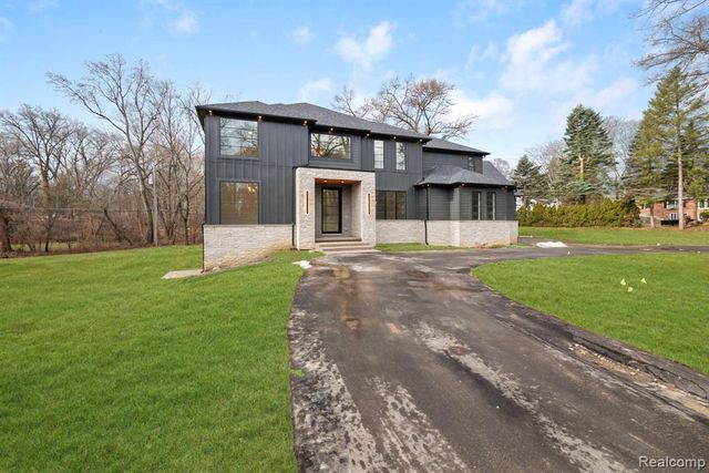 3636 Forest Hill Drive, Bloomfield Hills, MI 48304