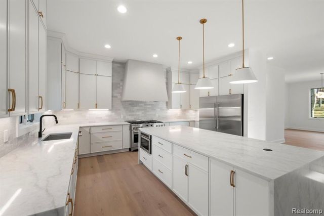 3636 Forest Hill Drive, Bloomfield Hills, MI 48304