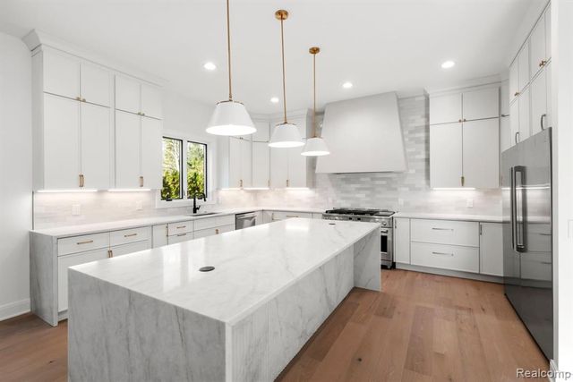 3636 Forest Hill Drive, Bloomfield Hills, MI 48304