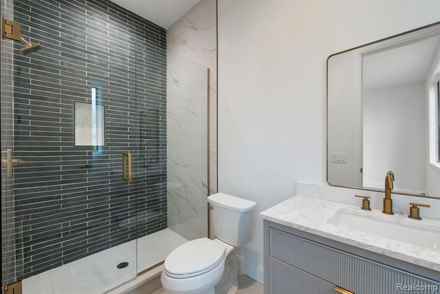 3636 Forest Hill Drive, Bloomfield Hills, MI 48304