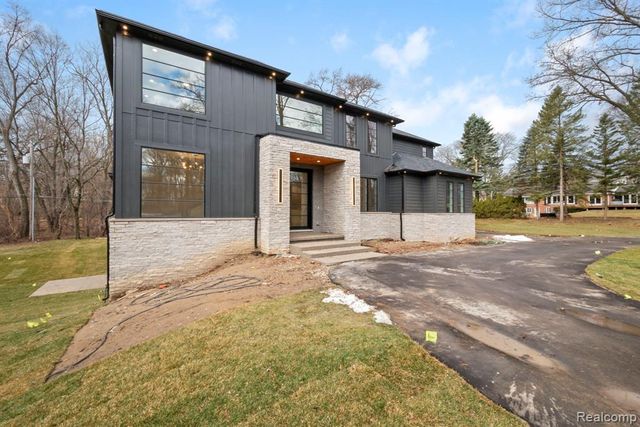 3636 Forest Hill Drive, Bloomfield Hills, MI 48304