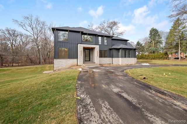 3636 Forest Hill Drive, Bloomfield Hills, MI 48304