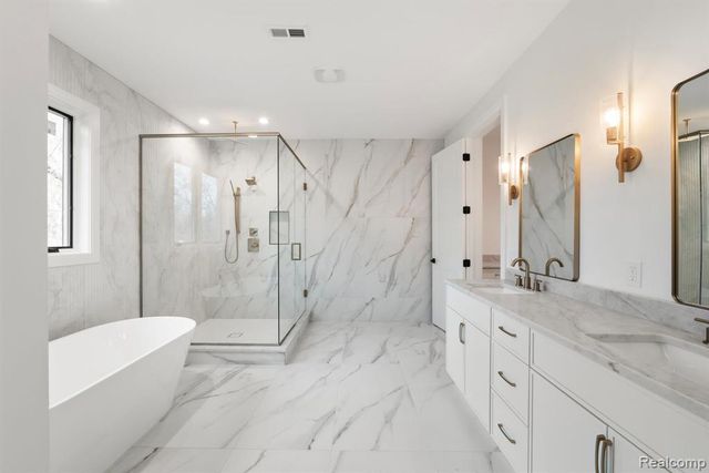 3636 Forest Hill Drive, Bloomfield Hills, MI 48304