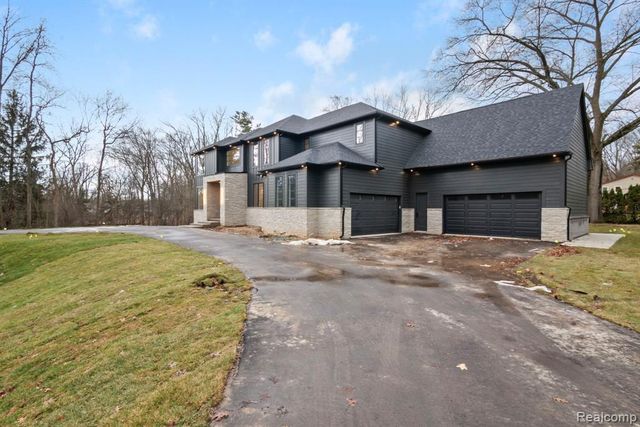 3636 Forest Hill Drive, Bloomfield Hills, MI 48304