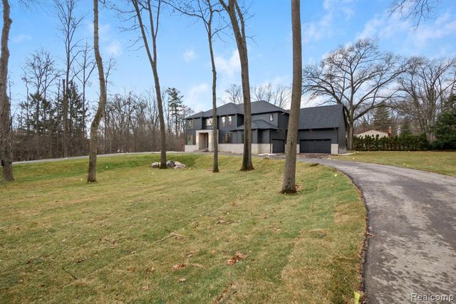 3636 Forest Hill Drive, Bloomfield Hills, MI 48304