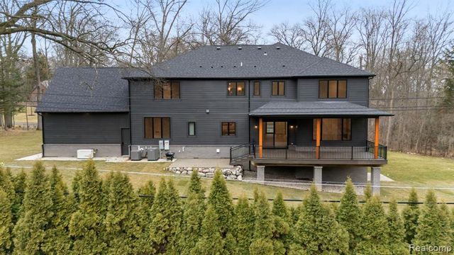 3636 Forest Hill Drive, Bloomfield Hills, MI 48304