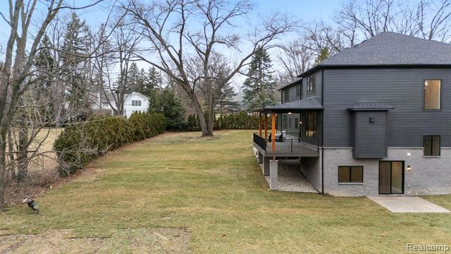 3636 Forest Hill Drive, Bloomfield Hills, MI 48304