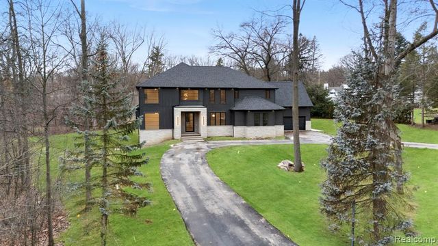 3636 Forest Hill Drive, Bloomfield Hills, MI 48304