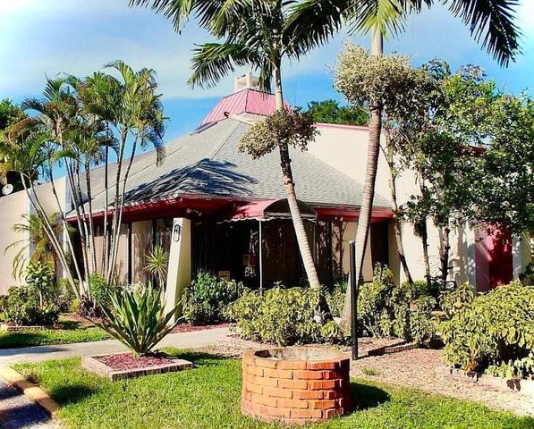 610 NW 13th Street 23, Boca Raton, FL 33486