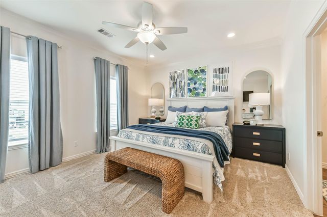 429 Jeanie Lynne Circle, Tiki Island, TX 77554