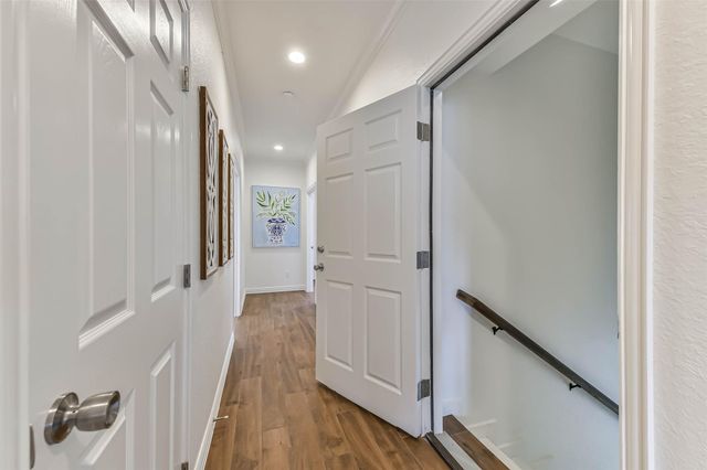 429 Jeanie Lynne Circle, Tiki Island, TX 77554
