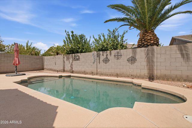 14586 W CROCUS Drive, Surprise, AZ 85379