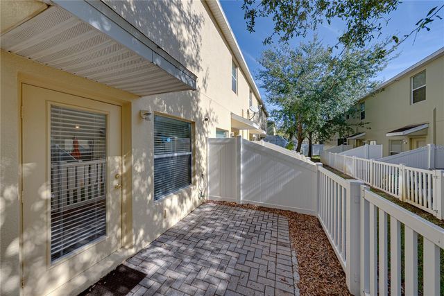 8527 BRUSHLEAF WAY, Tampa, FL 33647