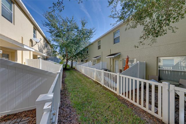 8527 BRUSHLEAF WAY, Tampa, FL 33647