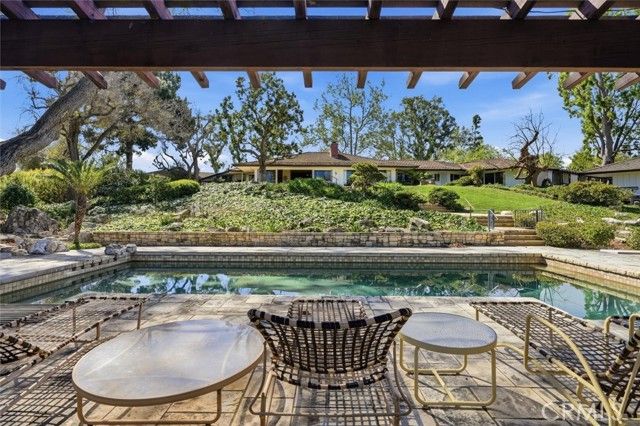 100 Saddleback, Rolling Hills, CA 90274