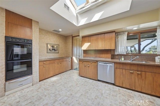 100 Saddleback, Rolling Hills, CA 90274