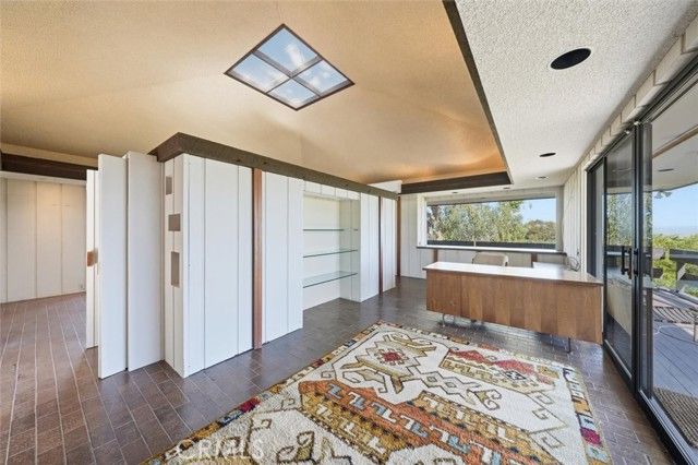 100 Saddleback, Rolling Hills, CA 90274