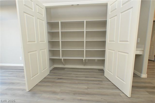 7256 Winding Creek Drive, Las Vegas, NV 89113