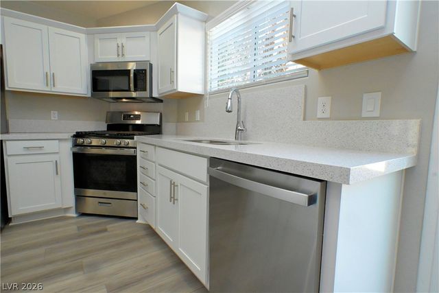 7256 Winding Creek Drive, Las Vegas, NV 89113