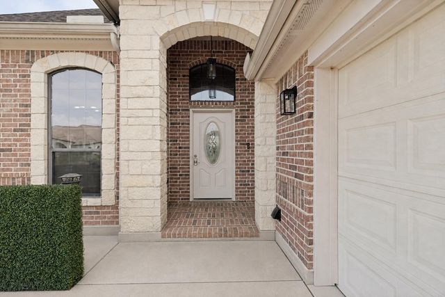 105 Wisteria Street, Richwood, TX 77531