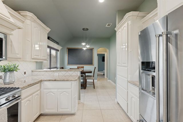 105 Wisteria Street, Richwood, TX 77531