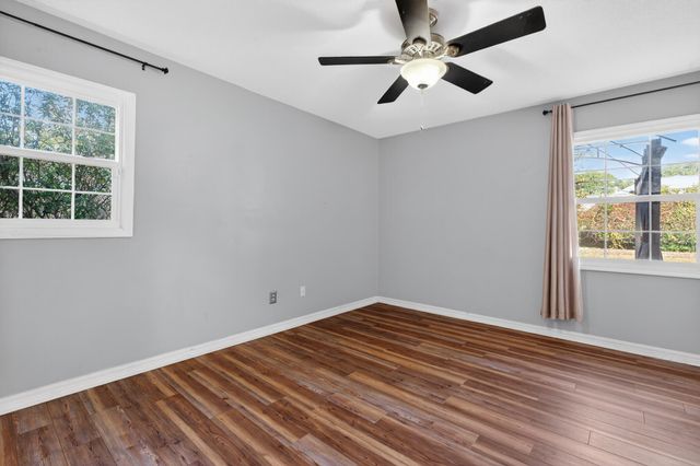 9 Walnut Avenue, Shalimar, FL 32579