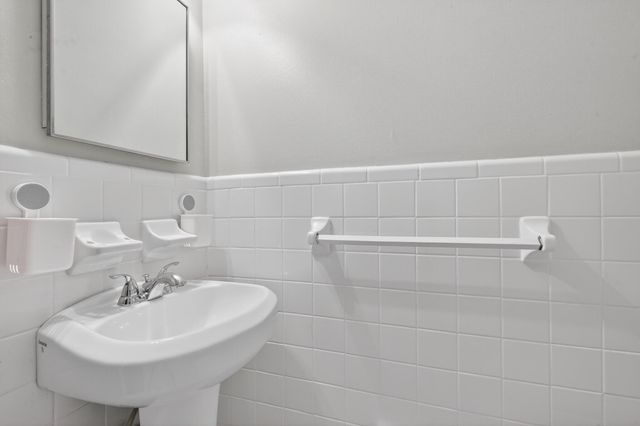 9 Walnut Avenue, Shalimar, FL 32579