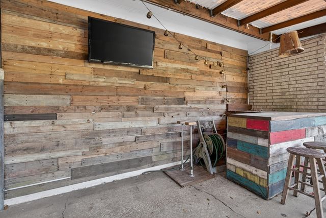 9 Walnut Avenue, Shalimar, FL 32579