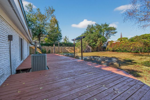 9 Walnut Avenue, Shalimar, FL 32579