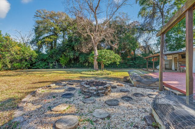 9 Walnut Avenue, Shalimar, FL 32579