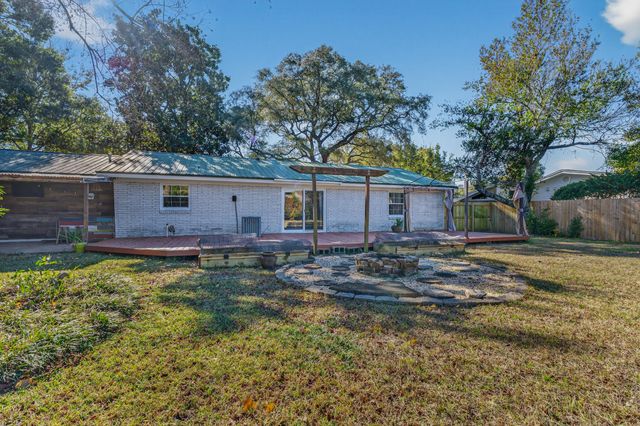 9 Walnut Avenue, Shalimar, FL 32579