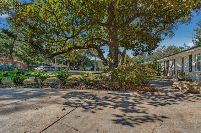 9 Walnut Avenue, Shalimar, FL 32579