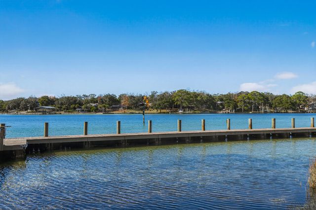 9 Walnut Avenue, Shalimar, FL 32579