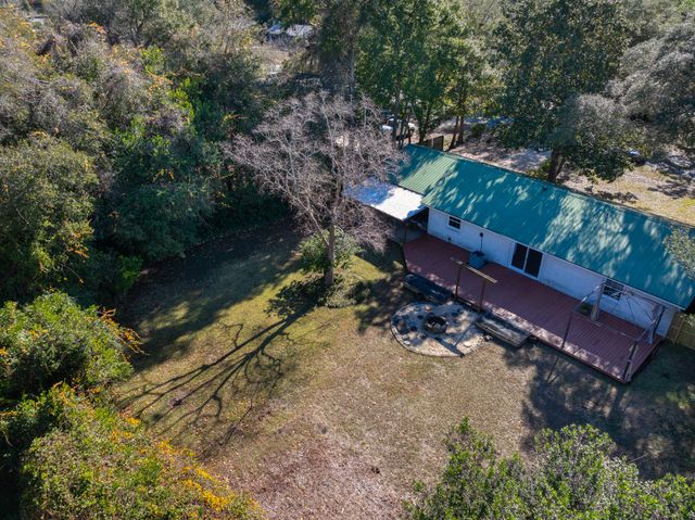 9 Walnut Avenue, Shalimar, FL 32579