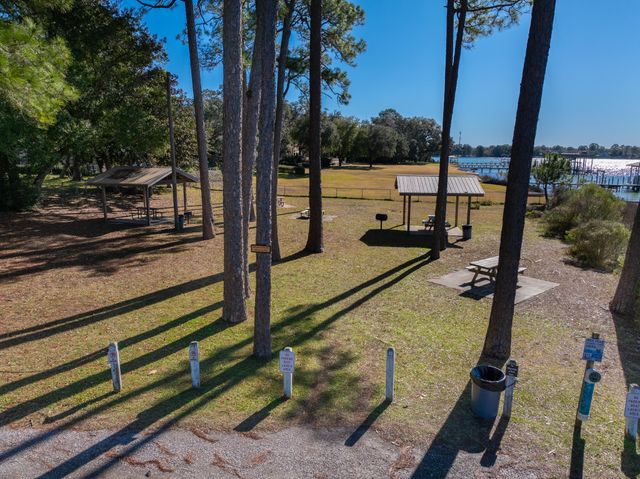 9 Walnut Avenue, Shalimar, FL 32579