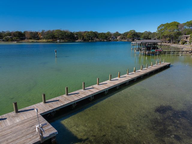 9 Walnut Avenue, Shalimar, FL 32579