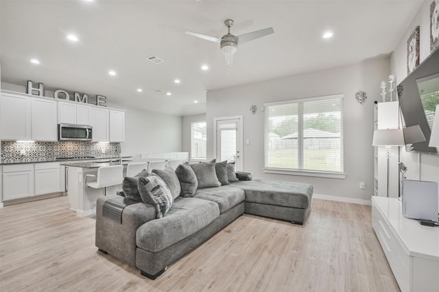 14226 Lake Lodge Drive, Conroe, TX 77384