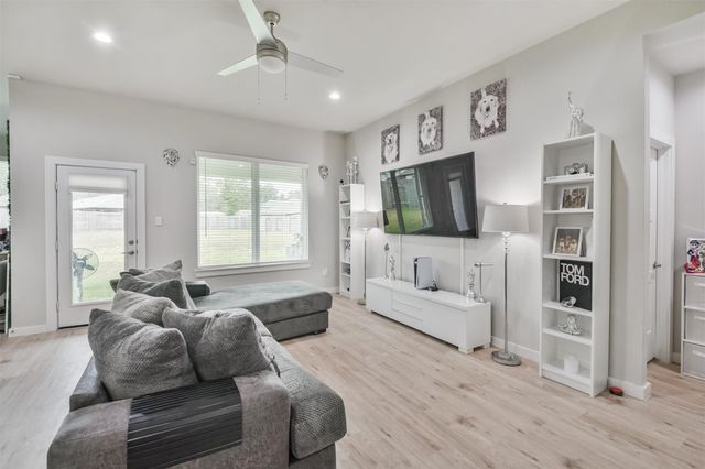 14226 Lake Lodge Drive, Conroe, TX 77384