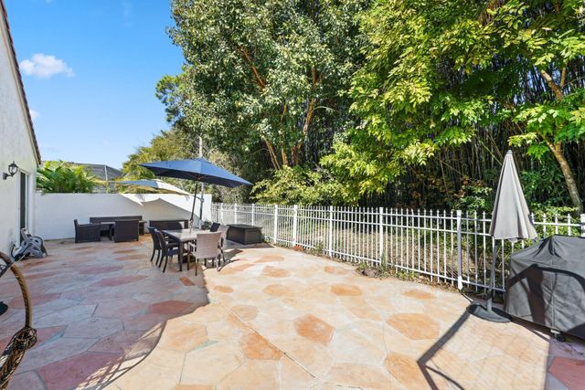 10418 Buena Ventura Drive, Boca Raton, FL 33498