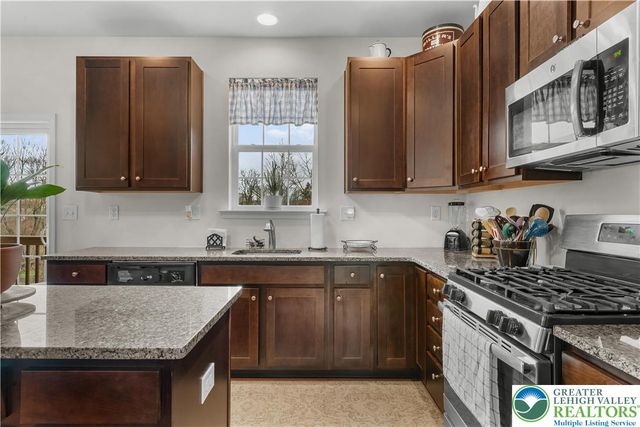 9628 Crescent Lane, Upper Macungie Twp, PA 18031