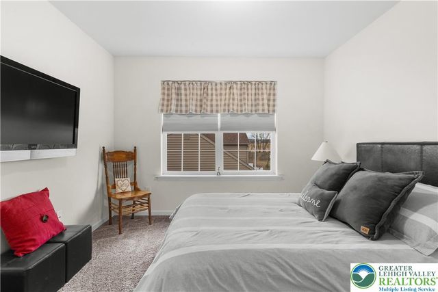 9628 Crescent Lane, Upper Macungie Twp, PA 18031