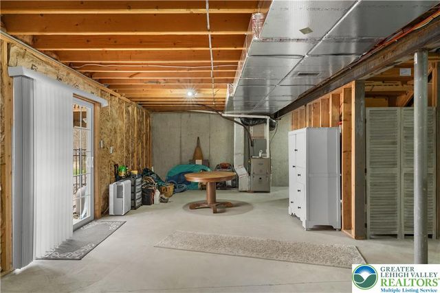 9628 Crescent Lane, Upper Macungie Twp, PA 18031